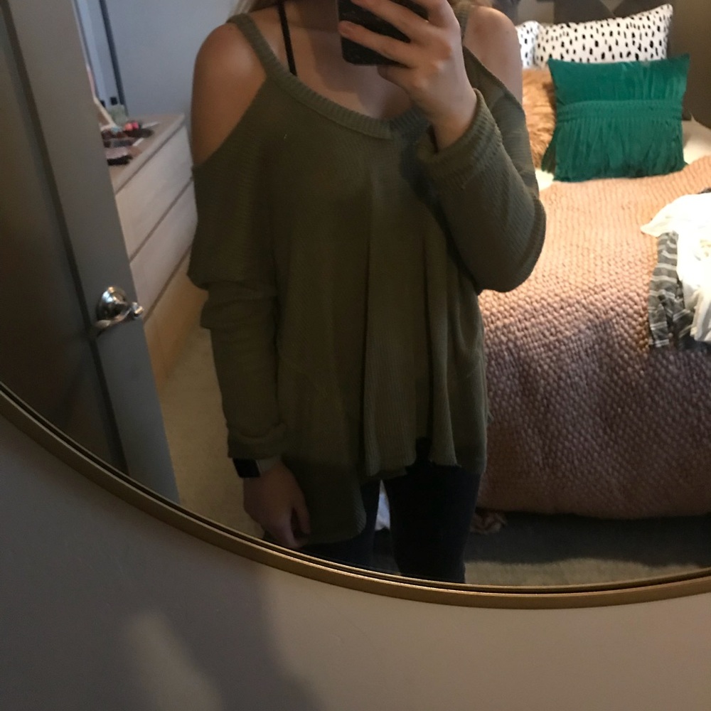 Anthropologie cold shoulder shirt